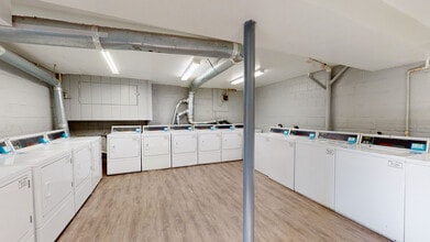 Jamestowne Apartments photo'