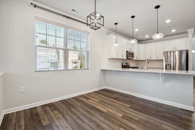 Foto del edificio - 102 Bedivere Ln