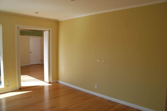 Building Photo - 55 Locksly Ln