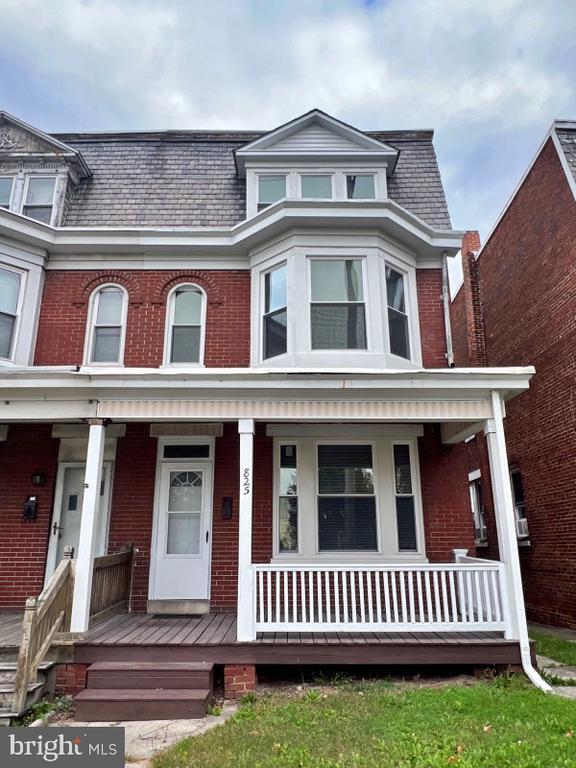 Foto principal - 825 N George St