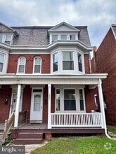 Building Photo - 825 N George St