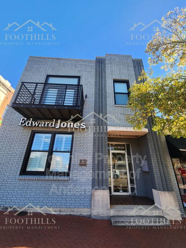 Foto principal - 214 N Main St