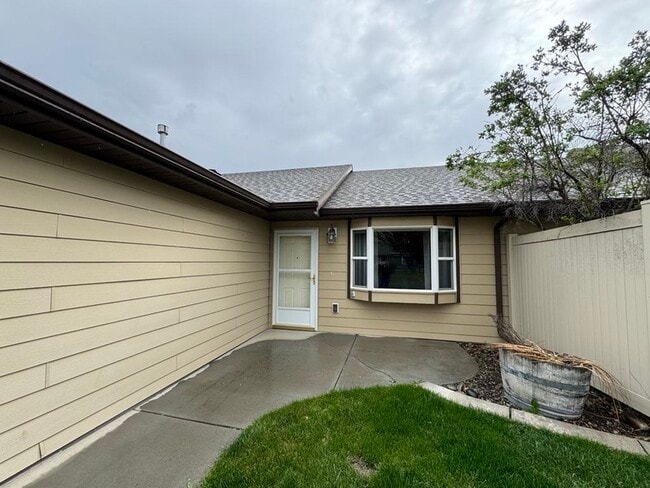 Building Photo - 5535 Frontier Dr