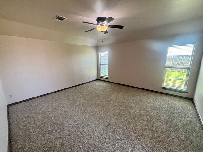 Foto del edificio - Wonderful 3 Bed 2 Bath Home in Yukon