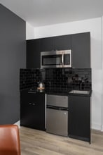 Building Photo - 2020 R. Saint-Denis