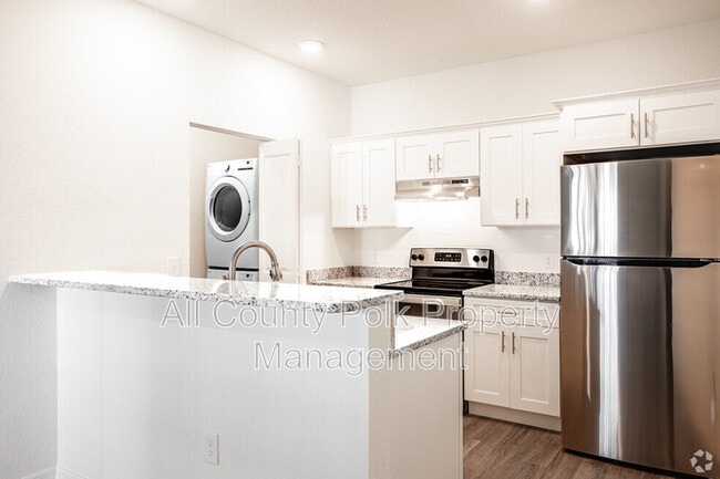 Building Photo - 915 Ariana St