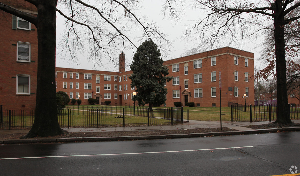 Apartments On Minnesota Ave