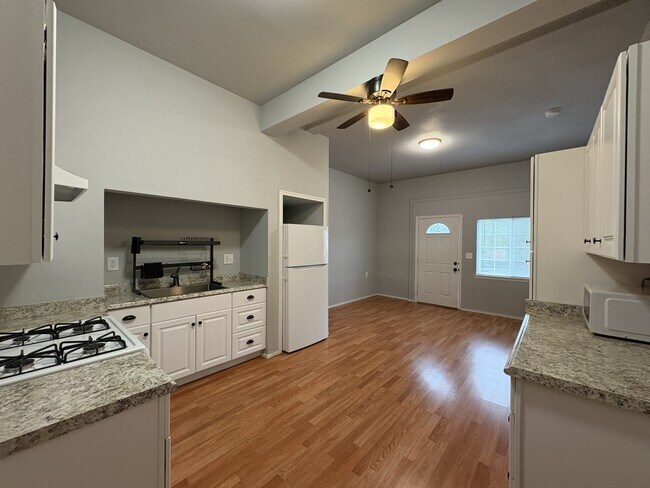 Foto del edificio - 141 E Fairfield Ct