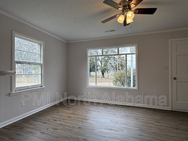 Foto del edificio - 1021 Fairway Dr NW