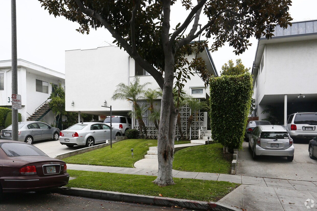 Foto del edificio - 3326 Keystone Ave
