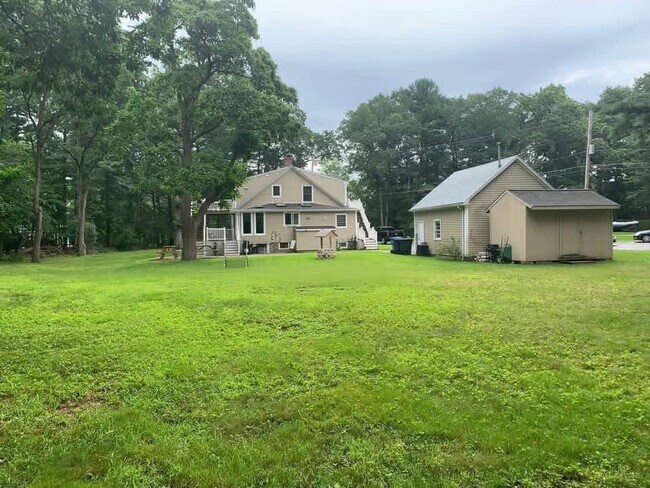 Building Photo - 63 River St