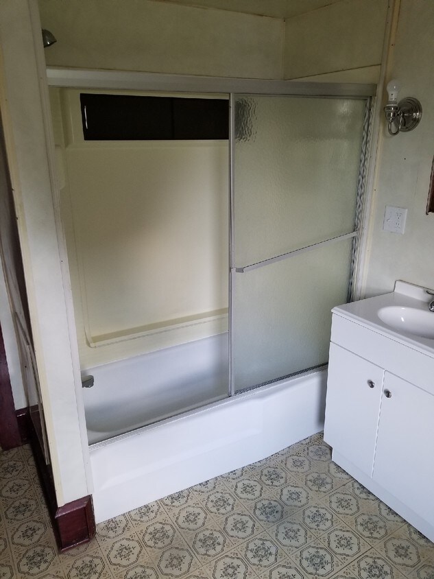 Baño - 600 Main Rd