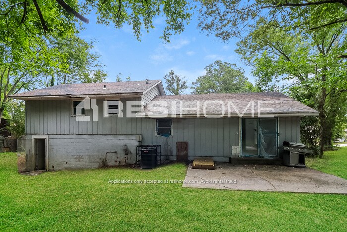 Foto del edificio - 6791 Gillis Ct