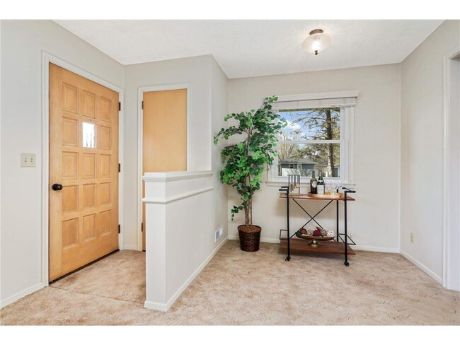 Building Photo - Spacious 4BR Home in Brooklyn Park – Huge Basement & New Appliances!