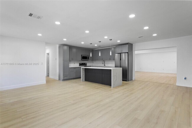 Foto del edificio - 2520 NW 122nd St