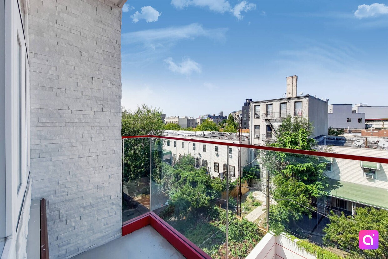 Primary Photo - 1079 Lafayette Ave