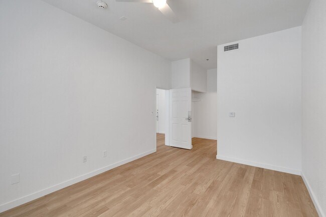 Foto del edificio - AVIA Apartments On Alpha