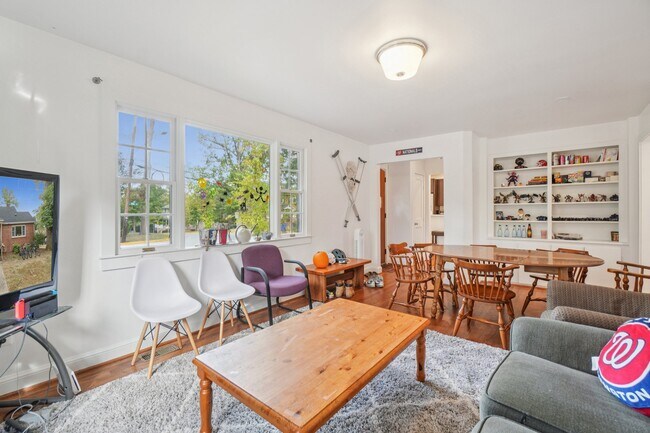 Foto del edificio - 8305 48th Ave