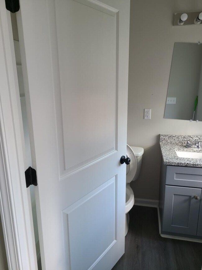 Foto del edificio - 2442 Washington St