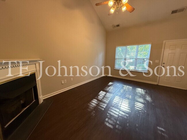 Foto del edificio - 3355 Kensington Pl