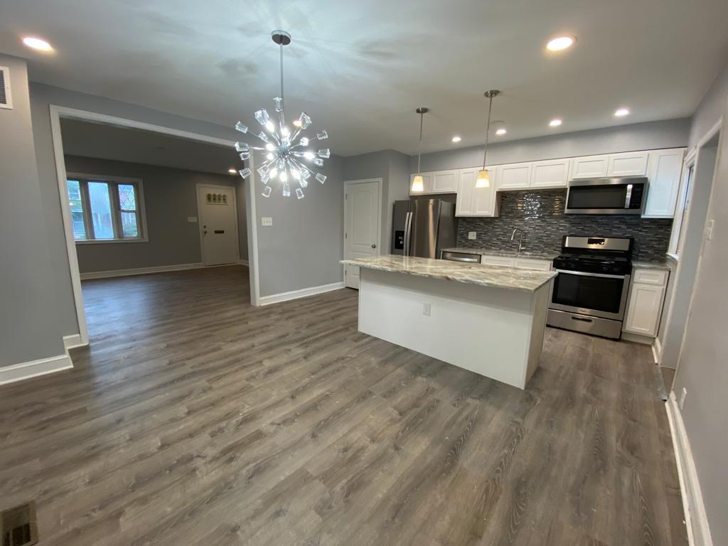 Gourmet Kitchen - 4531 Northwood Dr