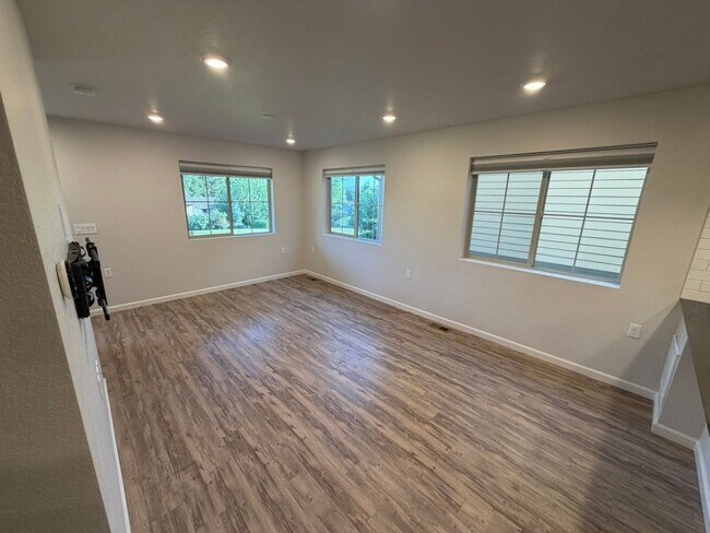 Foto del edificio - 727 Widgeon Cir