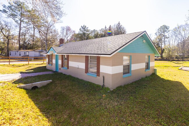 Building Photo - 6128 Townsend Rd