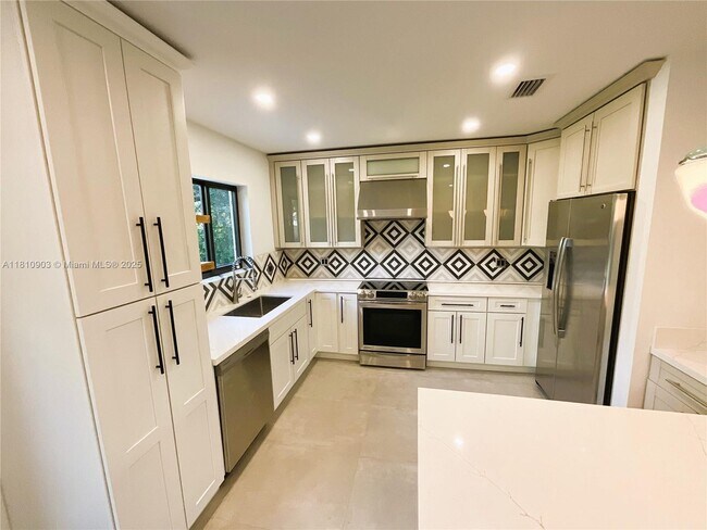 Foto del edificio - 6646 SW 60th St