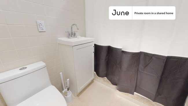 Building Photo - Room in Shared 4 bed/2 bath home