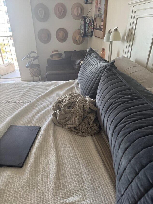 Foto del edificio - 2625 Collins Ave