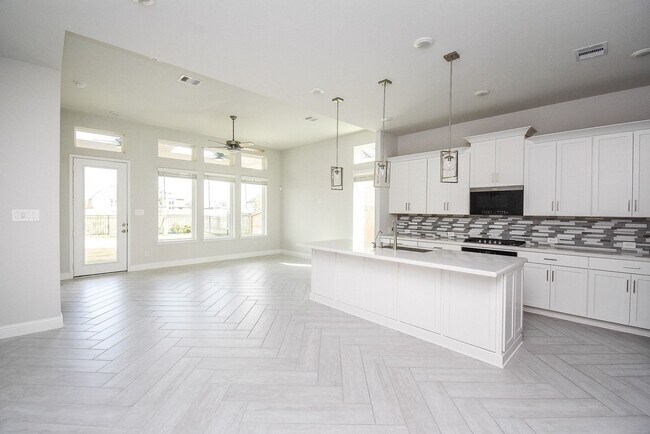 Foto del edificio - 2323 Birch View Ln