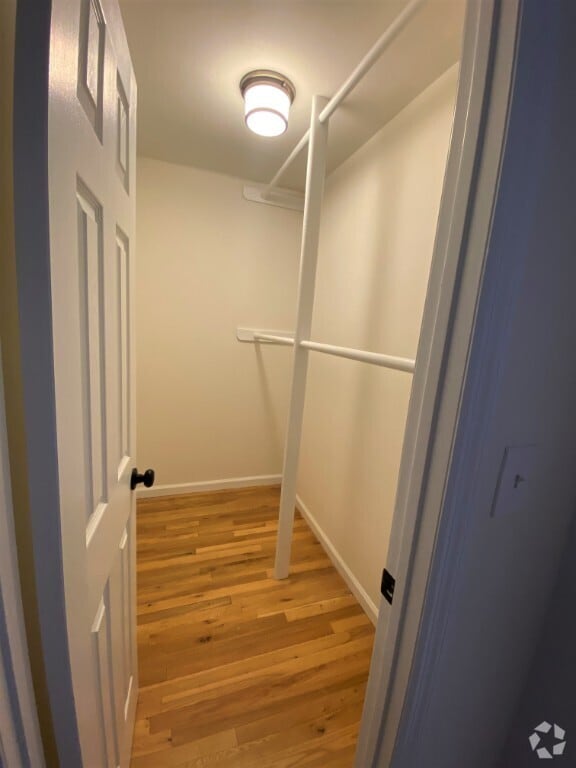 Building Photo - 525 W 49th St