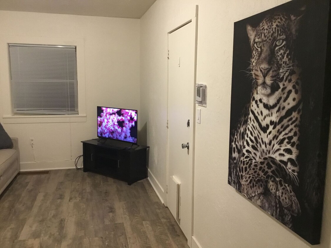 Primary Photo - MOVE IN SPECIAL!!! HALF OFF FIRST MONTH'S ...