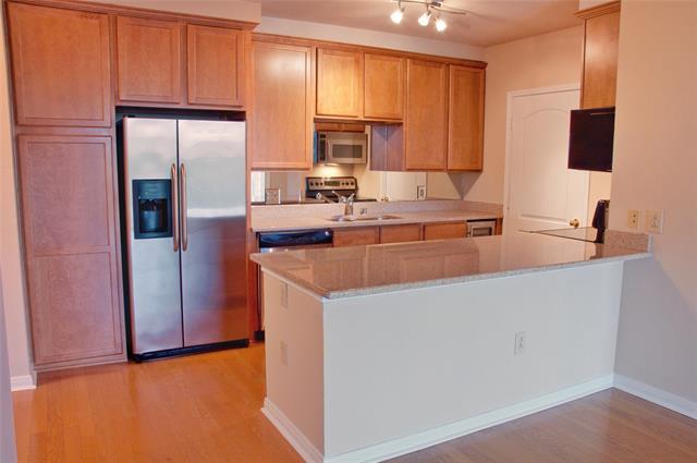Building Photo - 3225 Turtle Creek Blvd