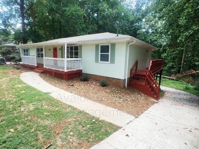 Building Photo - 2485 Kenneth St