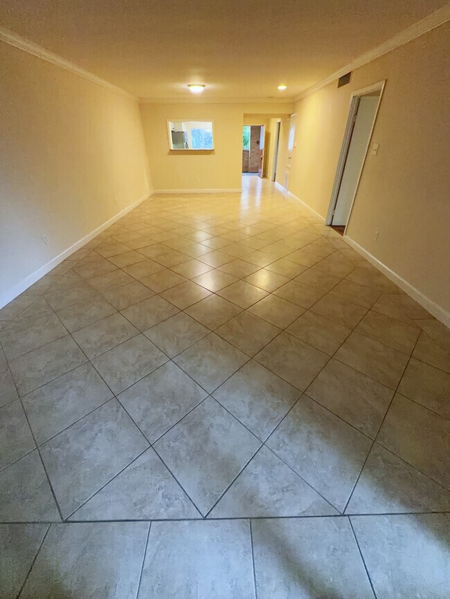 Building Photo - 2210 Dorrington St