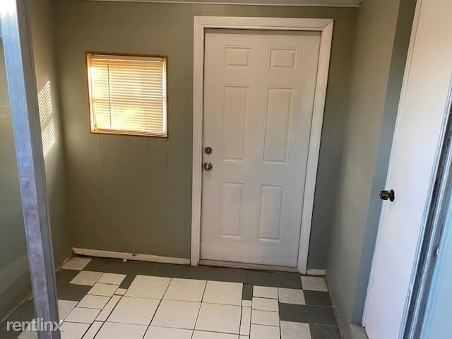 Building Photo - 2 br, 1.5 bath Townhome - 2555 Polk St