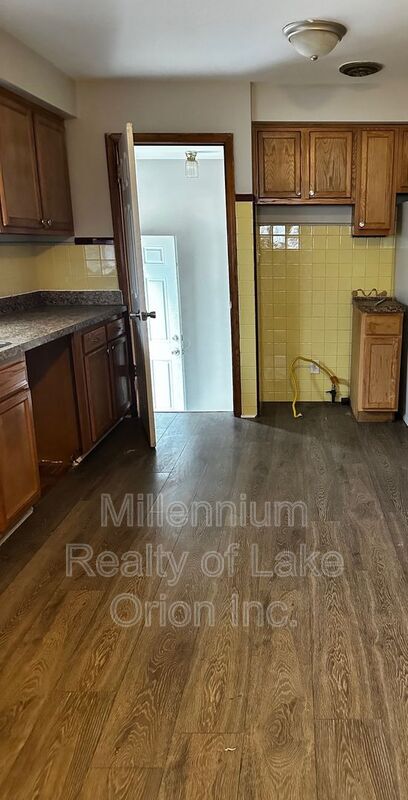 Foto del edificio - 8505 W Seven Mile Rd