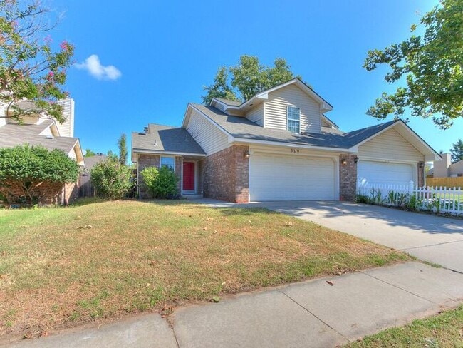 Building Photo - West Norman 2 Bed 2 Bath with Bonus /Flex ...
