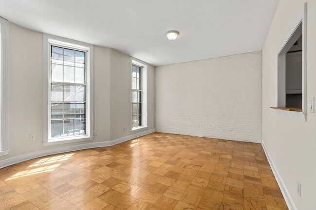 Building Photo - July 1 - Beacon Hill 1 bed in elevator building