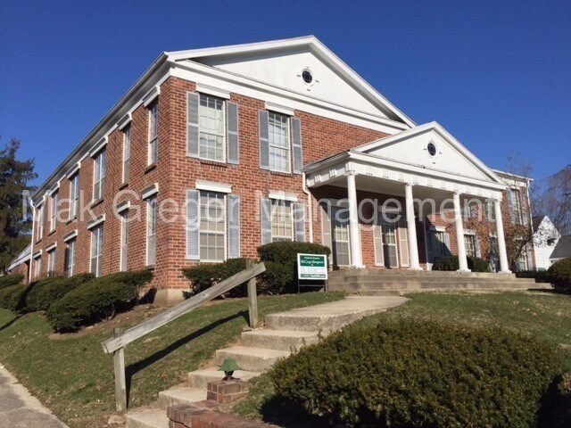 Primary Photo - 3303 Riverside Dr