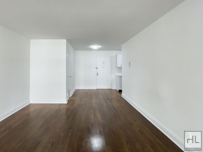 Building Photo - East 89 Street