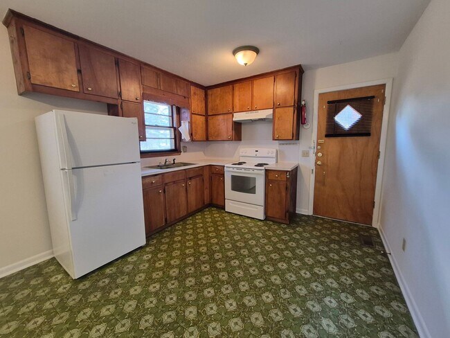 Building Photo - NEW LISTING!!!!!