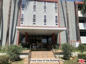 Building Photo - 4915 Tyrone Ave