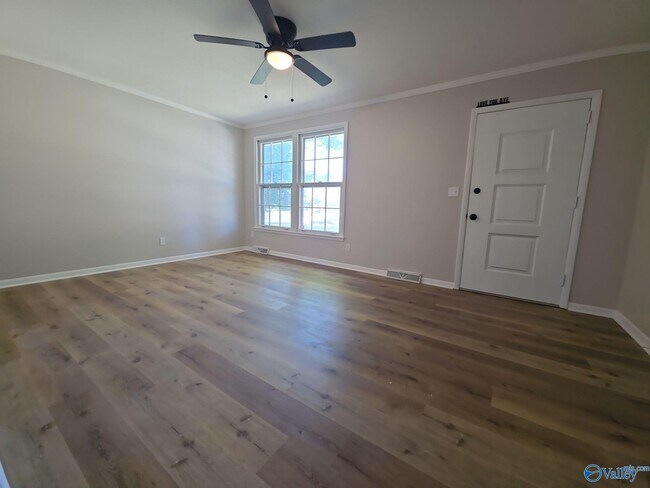 Foto del edificio - 3619 Hester Ln NW