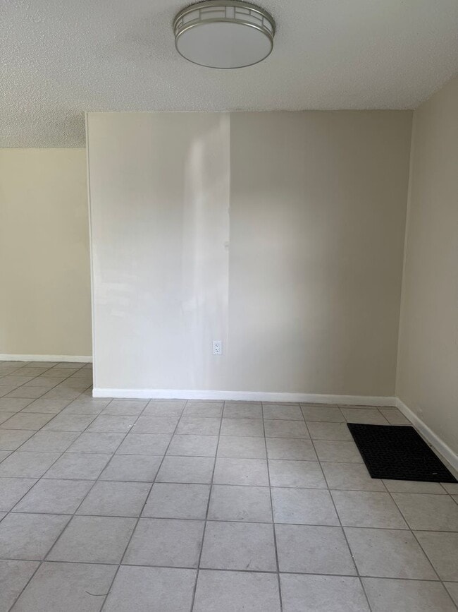 Building Photo - South Tampa Home