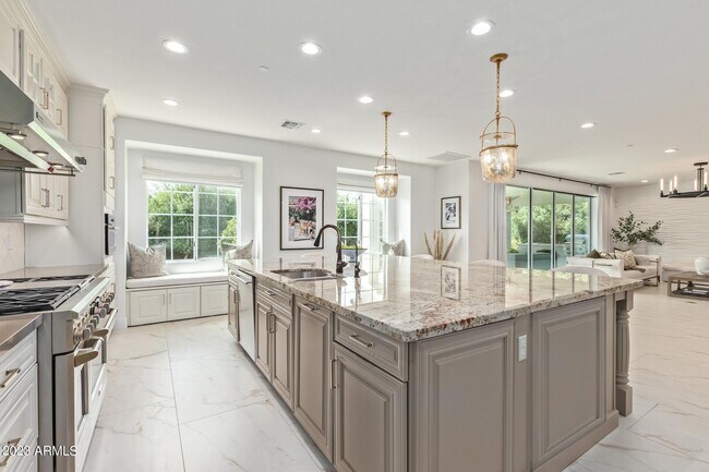Building Photo - 2931 Madison Vistas Dr