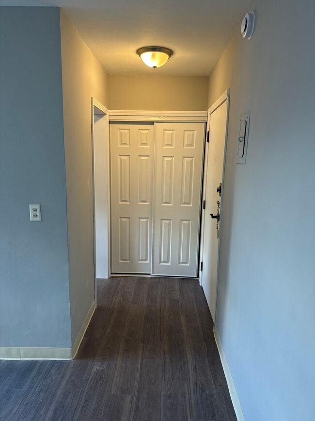 Building Photo - 3200 Minnehaha Ave