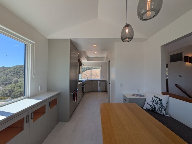 Foto del edificio - 6438 Fiddleneck Ln