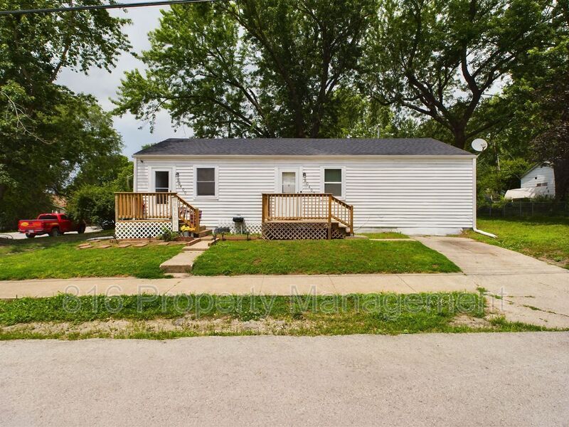 Primary Photo - 10400 E 15th St S